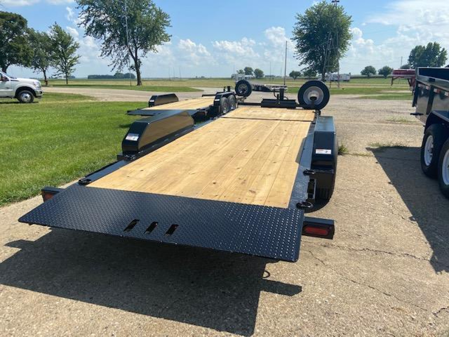 New 2024 TRAILERMAN Cushion Tilt Equipment Trailer