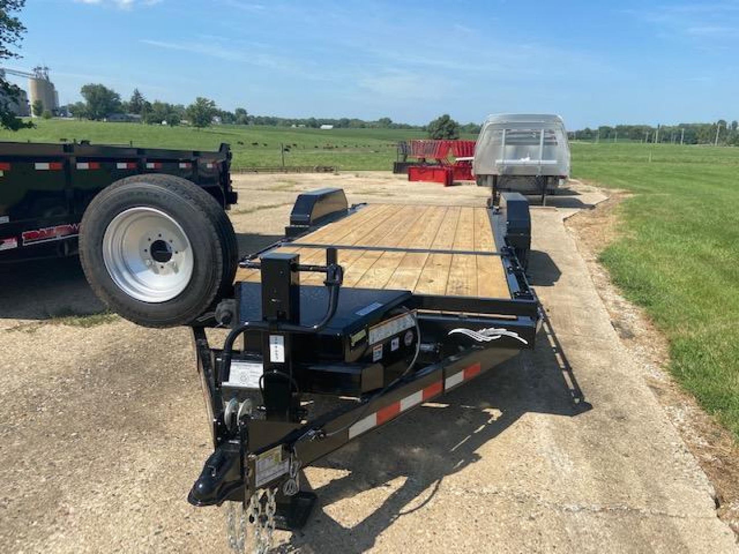 New 2024 TRAILERMAN Cushion Tilt Equipment Trailer
