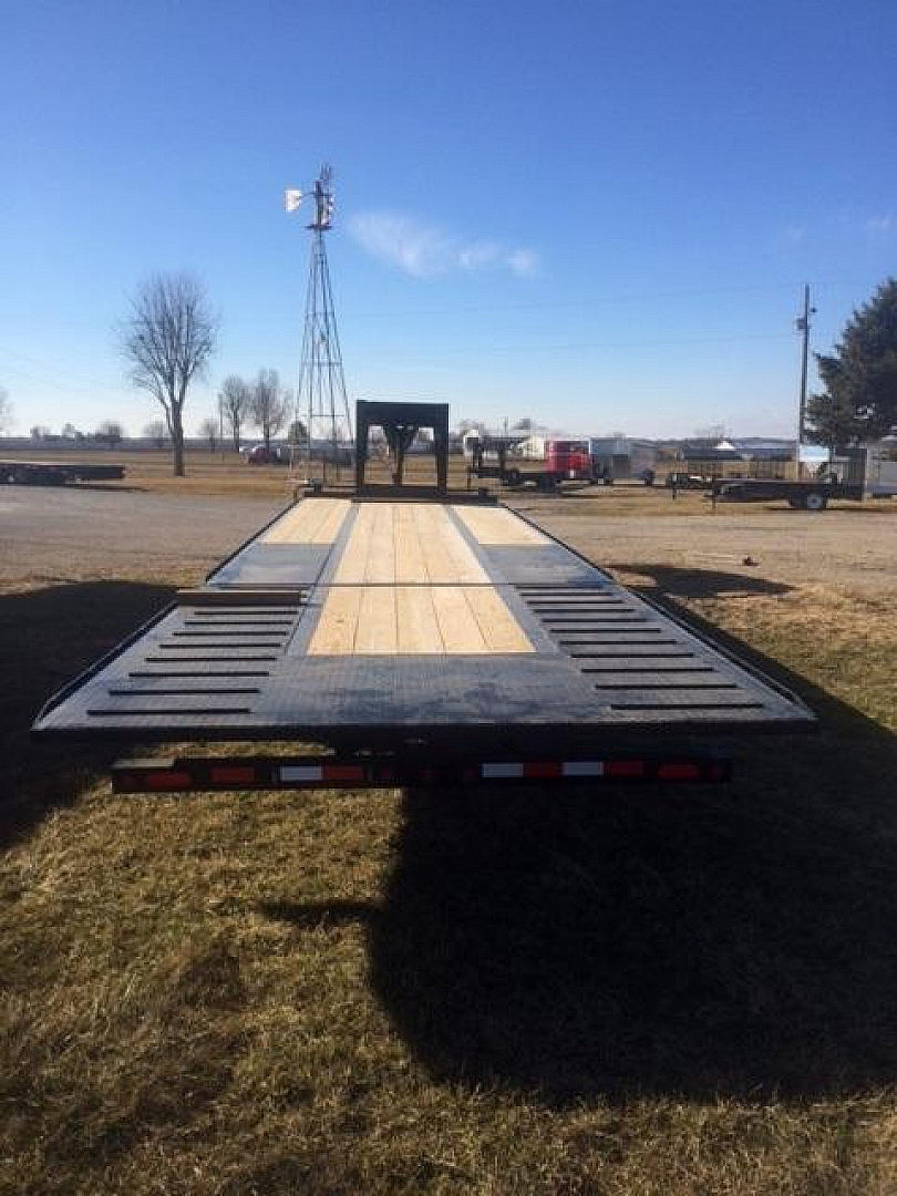 New 2025 Trailerman Hydraulic Dove Equipment Trailer