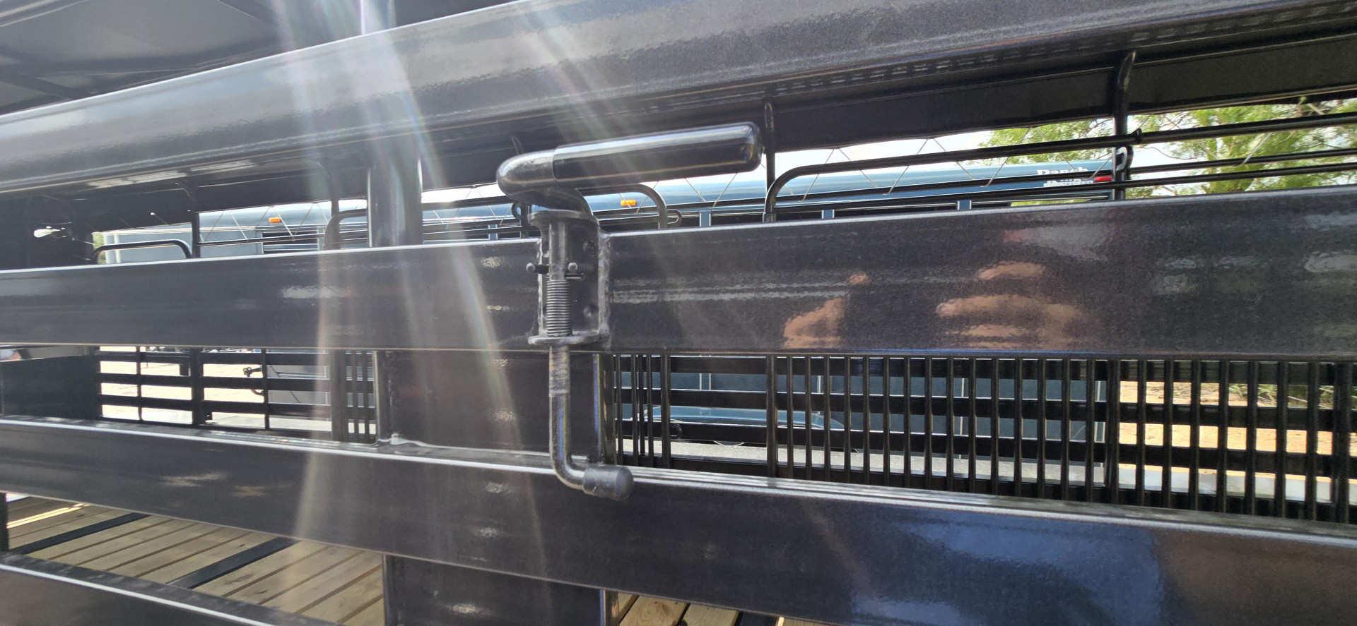 New 2025 Delco - Gooseneck Livestock Trailer 6'8 X 24'