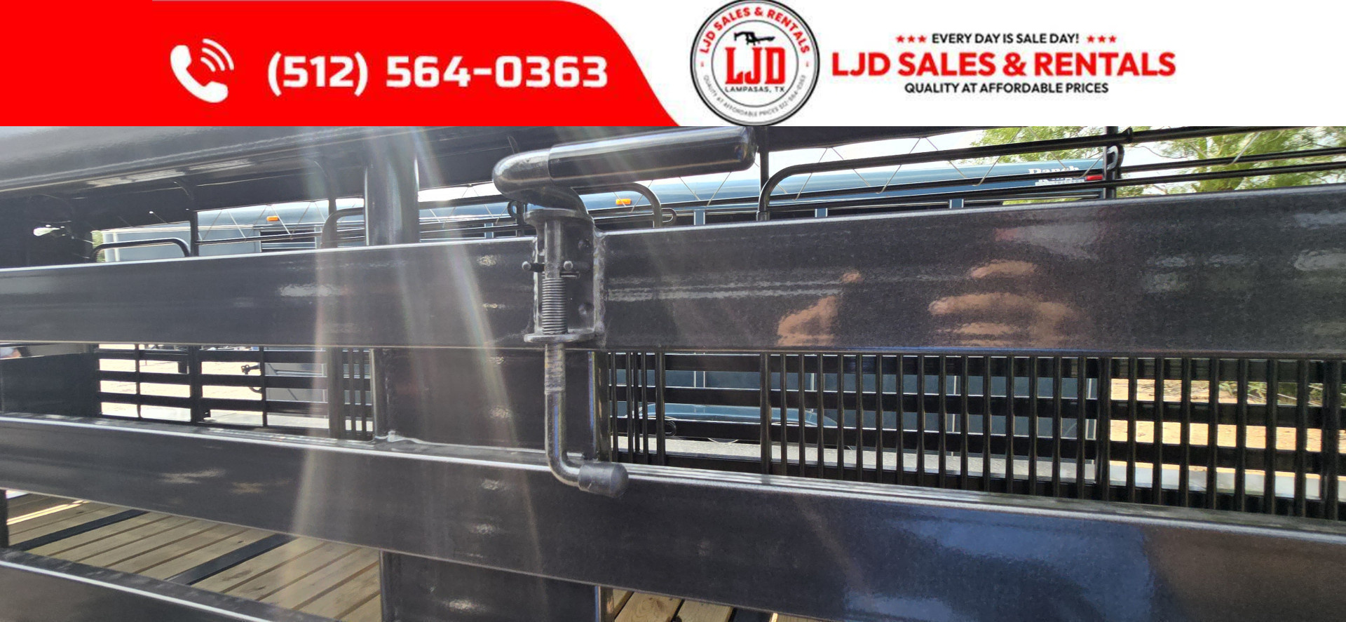 New 2025 Delco - Gooseneck Livestock Trailer 6'8 X 24'