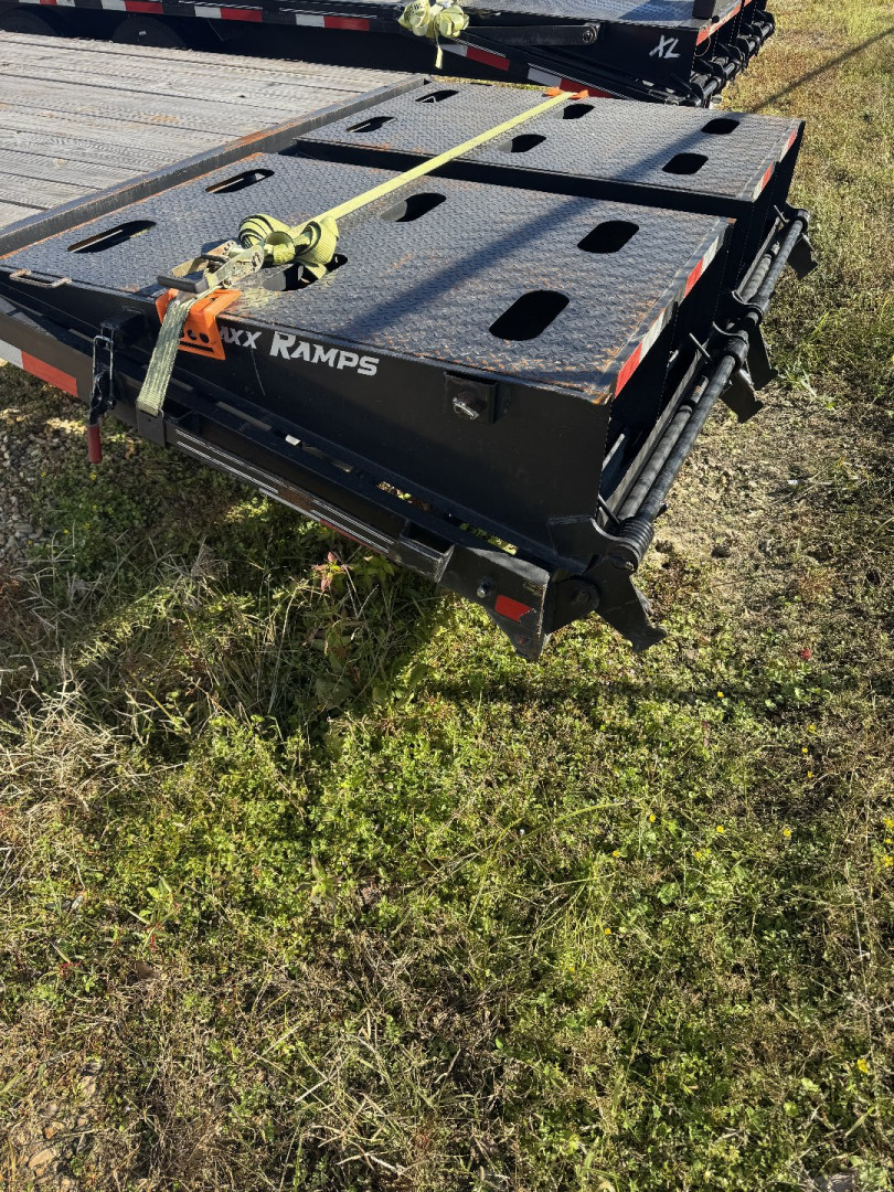 Used 2024 Trail Maxx 102"x 40 Deckover Trailer