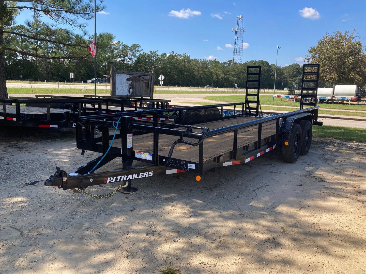 New 2025 PJ Trailers 6.10x20 P8 Equipment Trailer