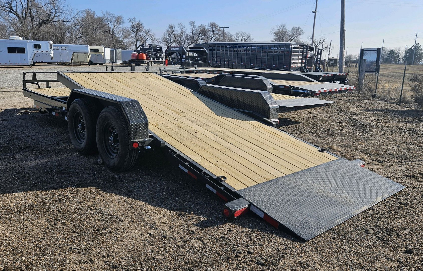 New 2025 PJ TRAILERS 83" x 22' 6" Channel Equipment Tilt Trailer