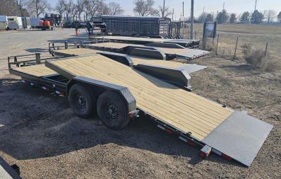 New 2025 PJ TRAILERS 83  x 22' 6  Channel Equipment Tilt Trailer