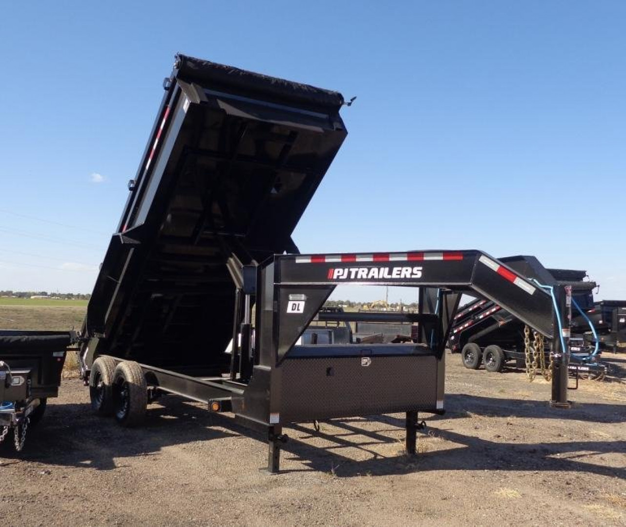 New 2025 PJ TRAILERS 83 in. x 16' Low Pro Dump Trailer