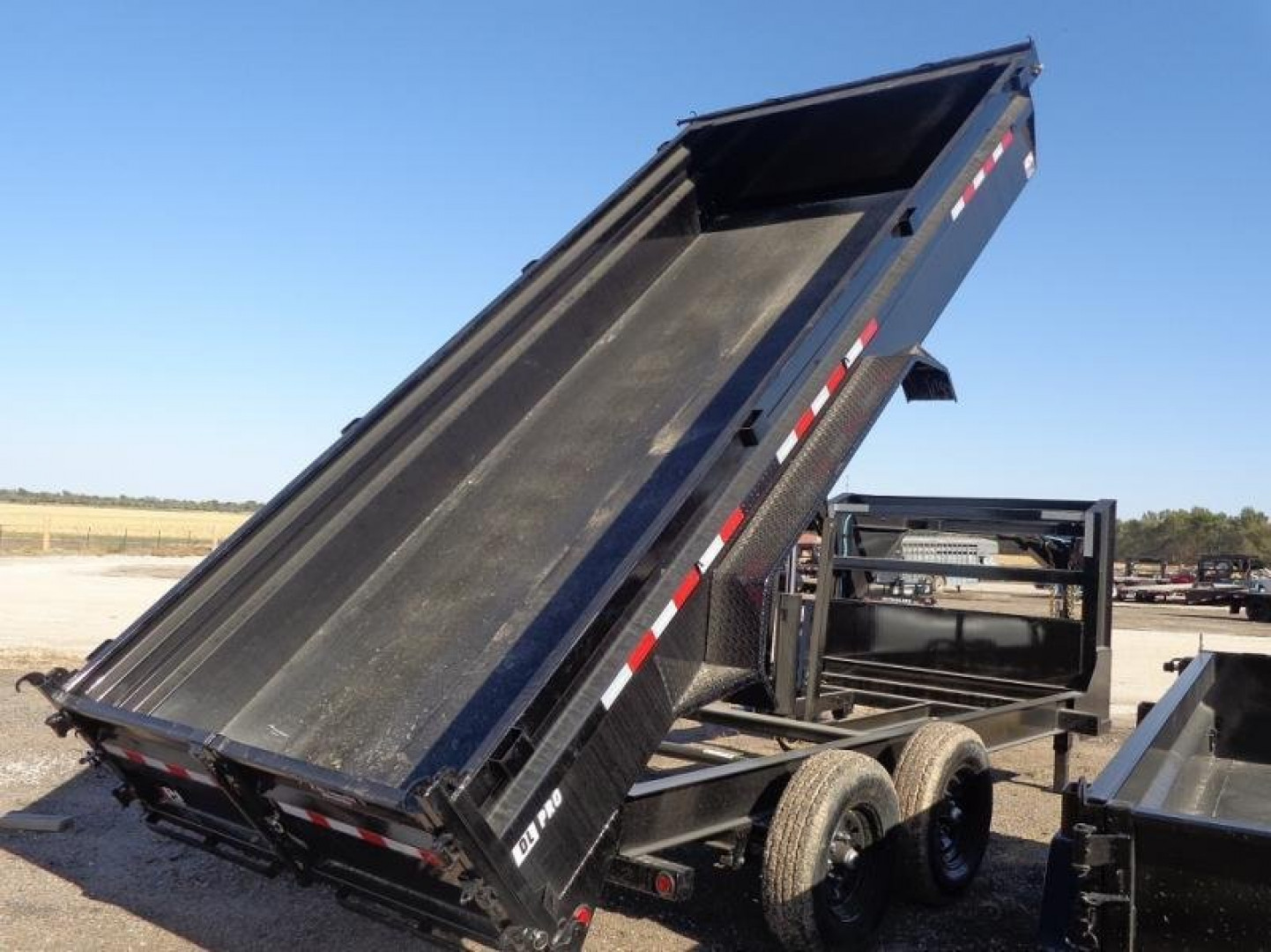 New 2025 PJ TRAILERS 83 in. x 16' Low Pro Dump Trailer