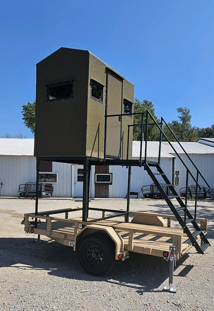 New 2025 PJ 77" x 10' Utility Trailer w/Blind & Tower