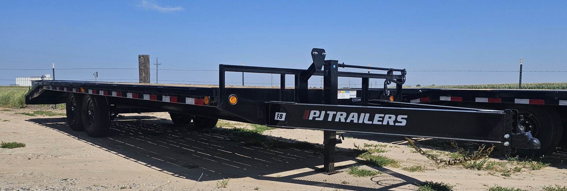 New 2025 PJ TRAILERS 8" I-Beam Deckover (F8) 102" x 24' Flatbed Trailer