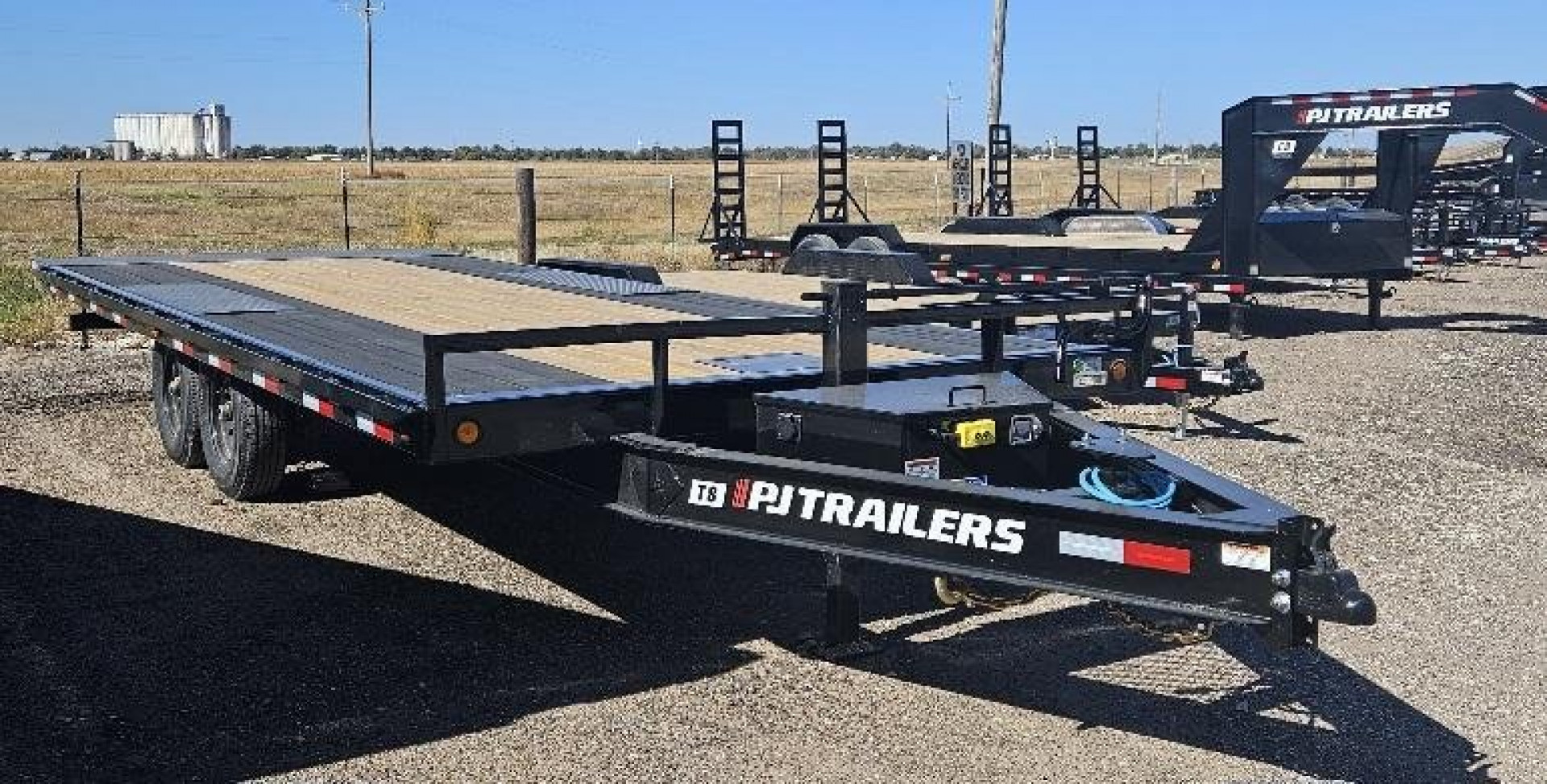 New 2026 PJ Trailers 102" x 22' Deckover Tilt (T8) Deckover Trailer