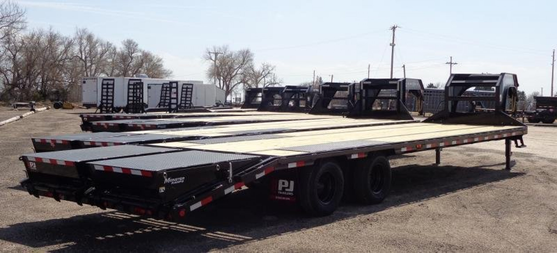 New 2025 PJ TRAILERS Low-Pro Flatdeck with Duals (LD) Flatbed Trailer