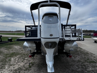 New 2024 FLAGSHIP D25B TRITOON w/SUZUKI DF300 **FREE JB Lund Bunk Trailer or Vertical Lift w/Purchase -- Up to a $7995 Value!!