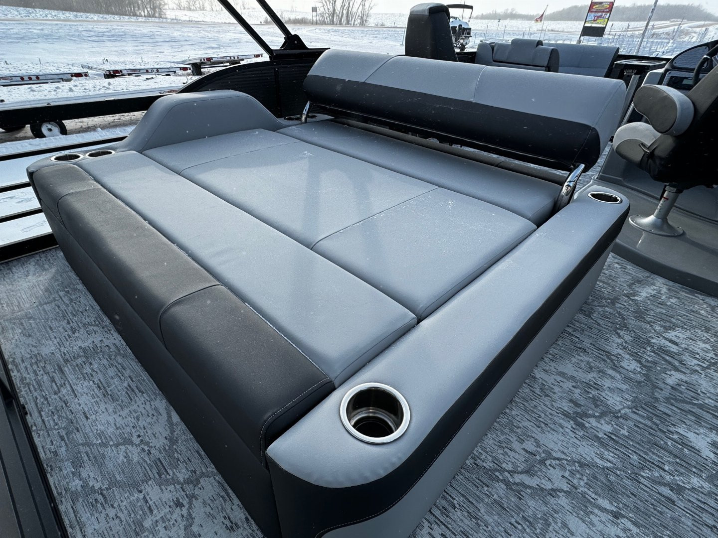 New 2024 FLAGSHIP D22B TRITOON w/SUZUKI DF250 **FREE JB Lund Bunk Trailer or Vertical Lift w/Purchase -- Up to a $7995 Value!!