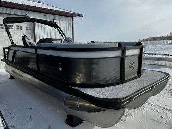 New 2024 FLAGSHIP D22B TRITOON w/SUZUKI DF250 **FREE JB Lund Bunk Trailer or Vertical Lift w/Purchase -- Up to a $7995 Value!!