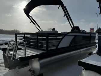 New 2024 FLAGSHIP D22B TRITOON w/SUZUKI DF250 **FREE JB Lund Bunk Trailer or Vertical Lift w/Purchase -- Up to a $7995 Value!!