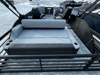 New 2024 FLAGSHIP D22B TRITOON w/SUZUKI DF250 **FREE JB Lund Bunk Trailer or Vertical Lift w/Purchase -- Up to a $7995 Value!!