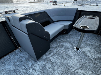 New 2024 FLAGSHIP D22B TRITOON w/SUZUKI DF250 **FREE JB Lund Bunk Trailer or Vertical Lift w/Purchase -- Up to a $7995 Value!!