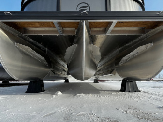 New 2024 FLAGSHIP D22B TRITOON w/SUZUKI DF250 **FREE JB Lund Bunk Trailer or Vertical Lift w/Purchase -- Up to a $7995 Value!!
