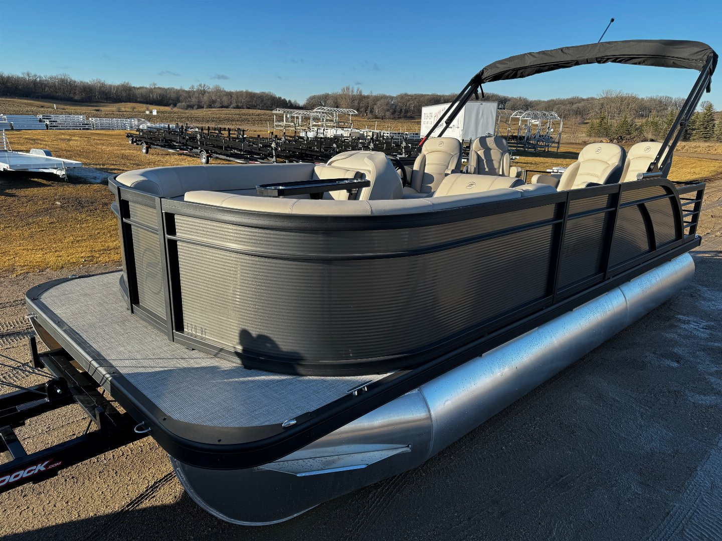 New 2024 FLAGSHIP E20RF w/SUZUKI DF115 **FREE JB Lund Bunk Trailer or Vertical Lift w/Purchase -- Up to a $7995 Value!!