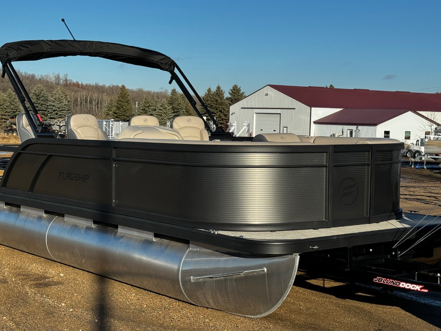 New 2024 FLAGSHIP E20RF w/SUZUKI DF115 **FREE JB Lund Bunk Trailer or Vertical Lift w/Purchase -- Up to a $7995 Value!!