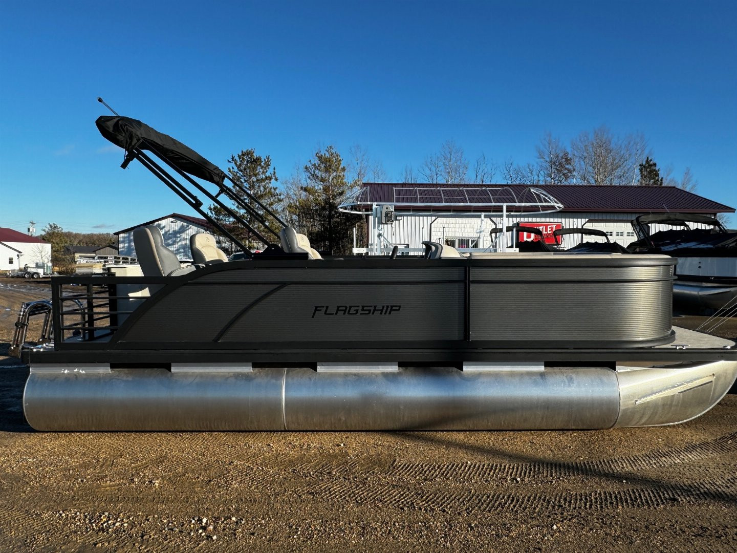 New 2024 FLAGSHIP E20RF w/SUZUKI DF115 **FREE JB Lund Bunk Trailer or Vertical Lift w/Purchase -- Up to a $7995 Value!!