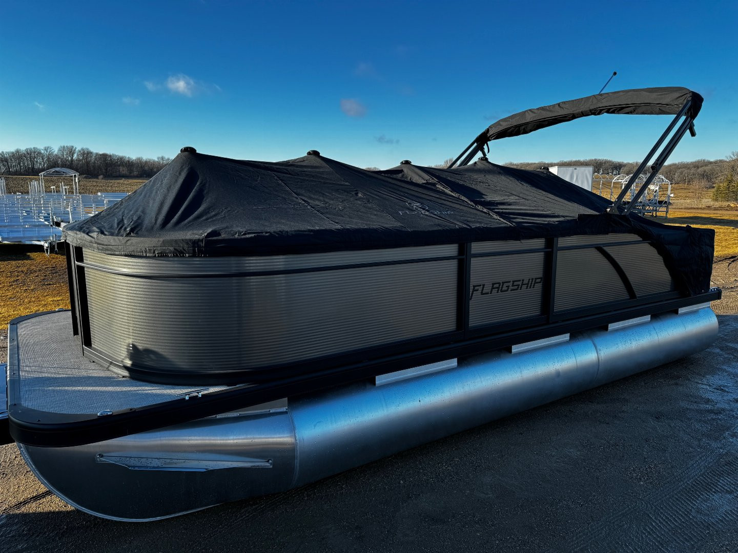 New 2024 FLAGSHIP E20RF w/SUZUKI DF115 **FREE JB Lund Bunk Trailer or Vertical Lift w/Purchase -- Up to a $7995 Value!!