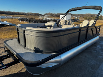 New 2024 FLAGSHIP E20RF w/SUZUKI DF115 **FREE JB Lund Bunk Trailer or Vertical Lift w/Purchase -- Up to a $7995 Value!!