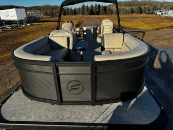 New 2024 FLAGSHIP E20RF w/SUZUKI DF115 **FREE JB Lund Bunk Trailer or Vertical Lift w/Purchase -- Up to a $7995 Value!!