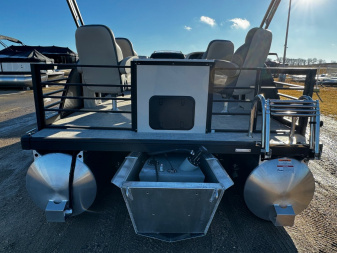 New 2024 FLAGSHIP E20RF w/SUZUKI DF115 **FREE JB Lund Bunk Trailer or Vertical Lift w/Purchase -- Up to a $7995 Value!!