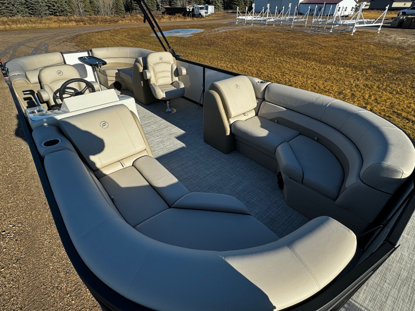 New 2024 Flagship E22CU w/Suzuki DF115W **FREE BUNK TRAILER or PONTOON LIFT - UP TO $7995 VALUE**
