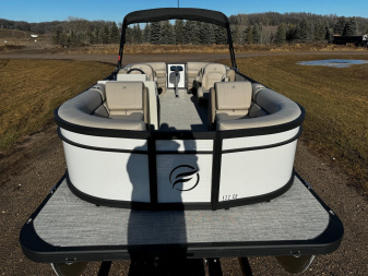 New 2024 Flagship E22CU w/Suzuki DF115W **FREE BUNK TRAILER or PONTOON LIFT - UP TO $7995 VALUE**