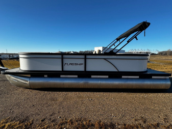 New 2024 Flagship E22CU w/Suzuki DF115W **FREE BUNK TRAILER or PONTOON LIFT - UP TO $7995 VALUE**