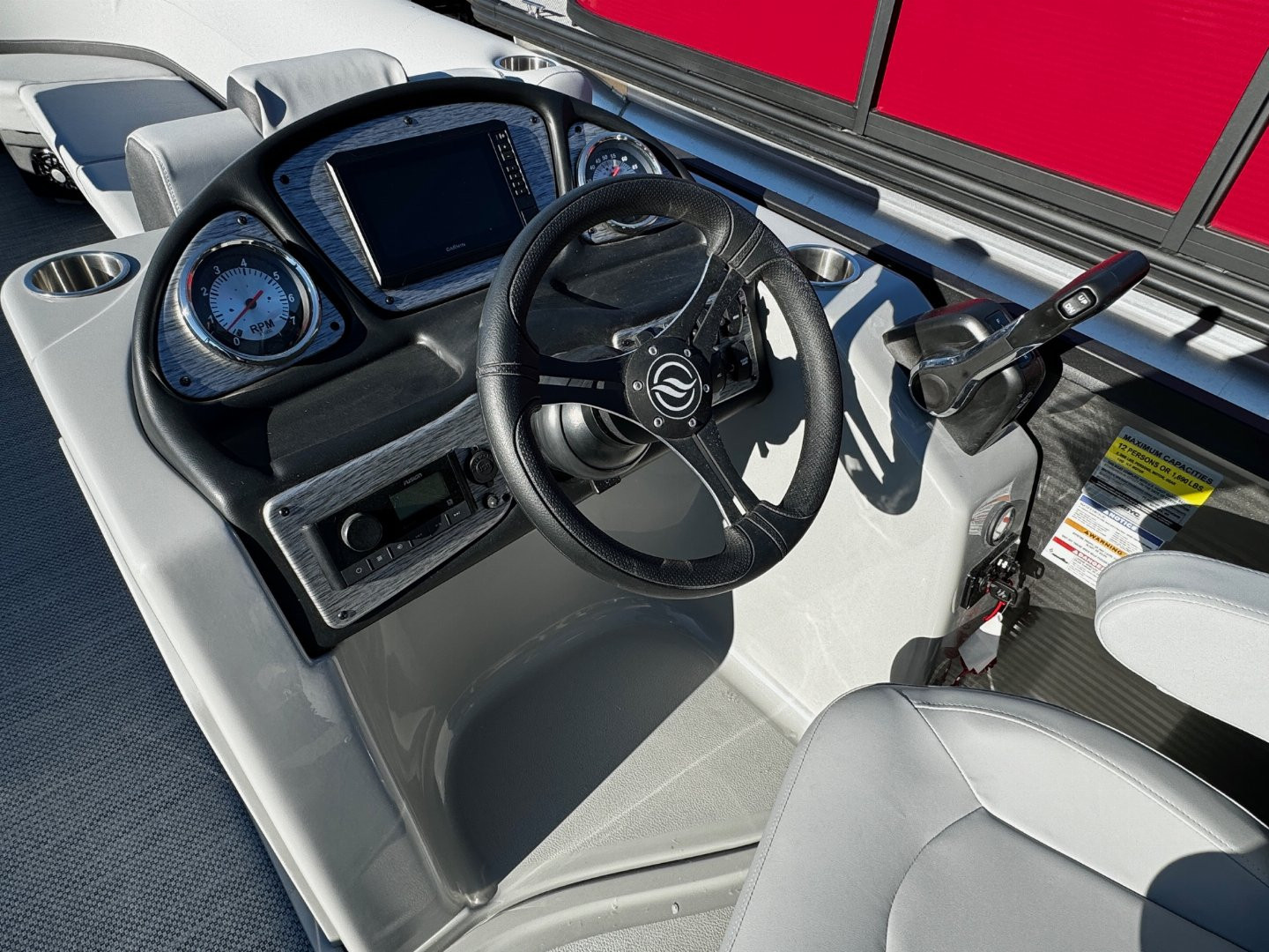 New 2024 FLAGSHIP D22CU w/SUZUKI DF150 **FREE JB Lund Bunk Trailer or Vertical Lift w/Purchase -- Up to a $7995 Value!!
