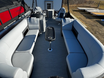 New 2024 FLAGSHIP D22CU w/SUZUKI DF150 **FREE JB Lund Bunk Trailer or Vertical Lift w/Purchase -- Up to a $7995 Value!!