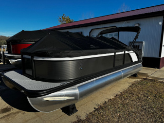 New 2024 FLAGSHIP D22CU w/SUZUKI DF150 **FREE JB Lund Bunk Trailer or Vertical Lift w/Purchase -- Up to a $7995 Value!!
