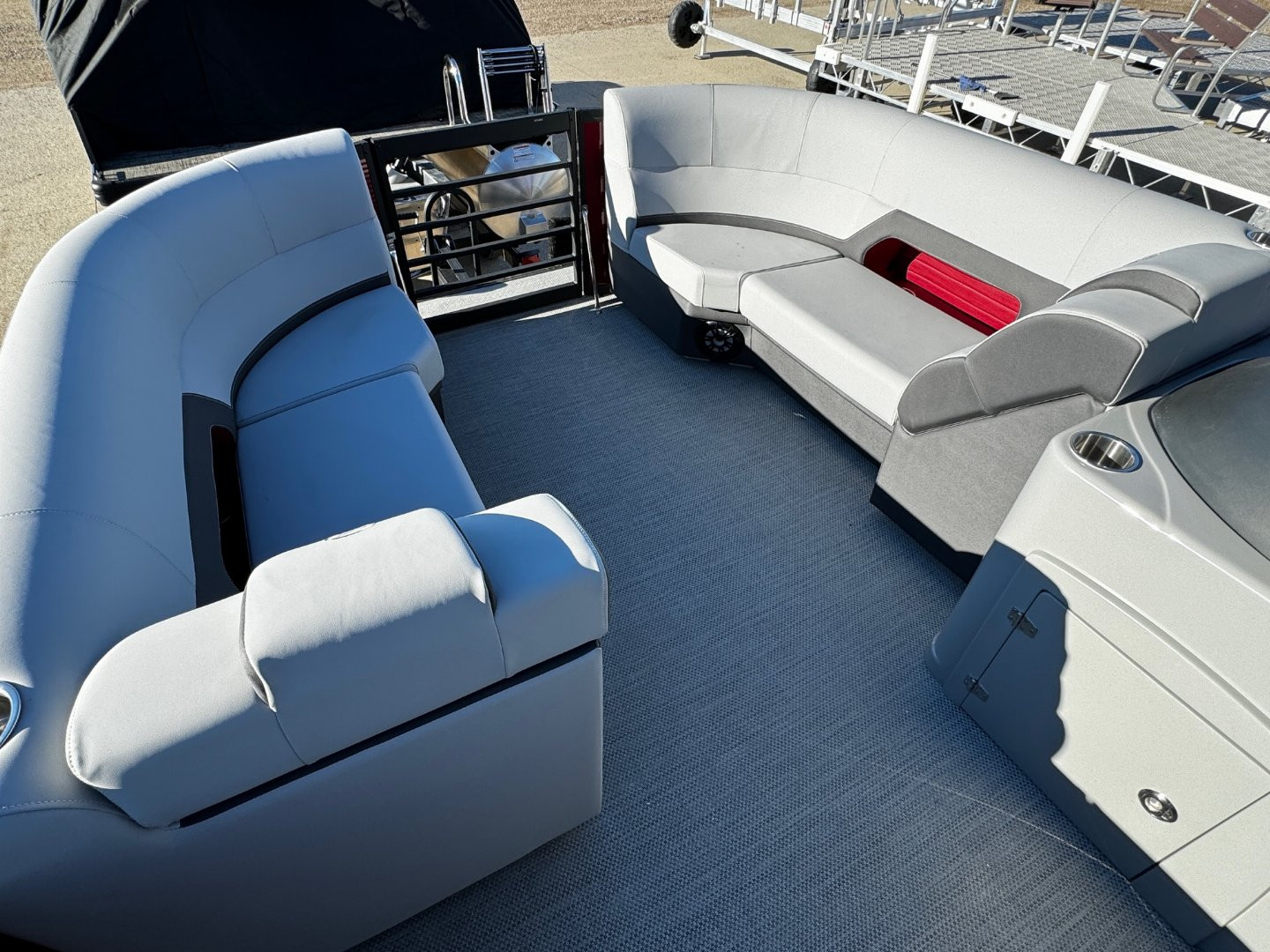 New 2024 FLAGSHIP D22CU w/SUZUKI DF150 **FREE JB Lund Bunk Trailer or Vertical Lift w/Purchase -- Up to a $7995 Value!!