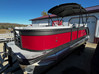 New 2024 FLAGSHIP D22CU w/SUZUKI DF150 **FREE JB Lund Bunk Trailer or Vertical Lift w/Purchase -- Up to a $7995 Value!!