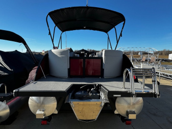 New 2024 FLAGSHIP D22CU w/SUZUKI DF150 **FREE JB Lund Bunk Trailer or Vertical Lift w/Purchase -- Up to a $7995 Value!!