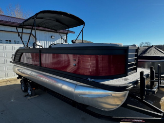 New 2024 FLAGSHIP D22CU w/SUZUKI DF150 **FREE JB Lund Bunk Trailer or Vertical Lift w/Purchase -- Up to a $7995 Value!!
