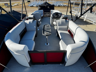 New 2024 FLAGSHIP D22CU w/SUZUKI DF150 **FREE JB Lund Bunk Trailer or Vertical Lift w/Purchase -- Up to a $7995 Value!!