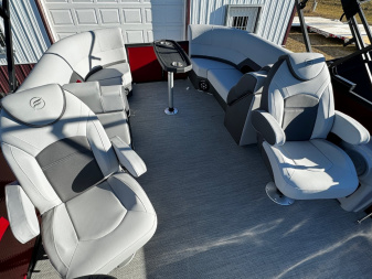 New 2024 FLAGSHIP D22CU w/SUZUKI DF150 **FREE JB Lund Bunk Trailer or Vertical Lift w/Purchase -- Up to a $7995 Value!!