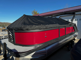 New 2024 FLAGSHIP D22CU w/SUZUKI DF150 **FREE JB Lund Bunk Trailer or Vertical Lift w/Purchase -- Up to a $7995 Value!!