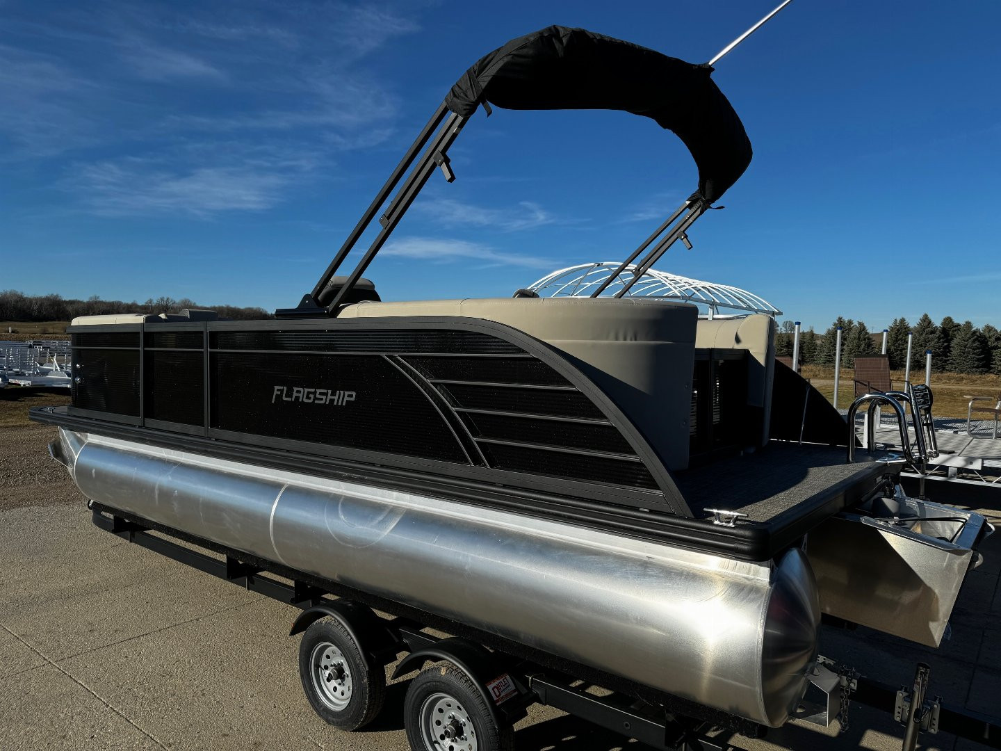 New 2024 FLAGSHIP D22CU w/SUZUKI DF150 **FREE JB Lund Bunk Trailer or Vertical Lift w/Purchase -- Up to a $7995 Value!!