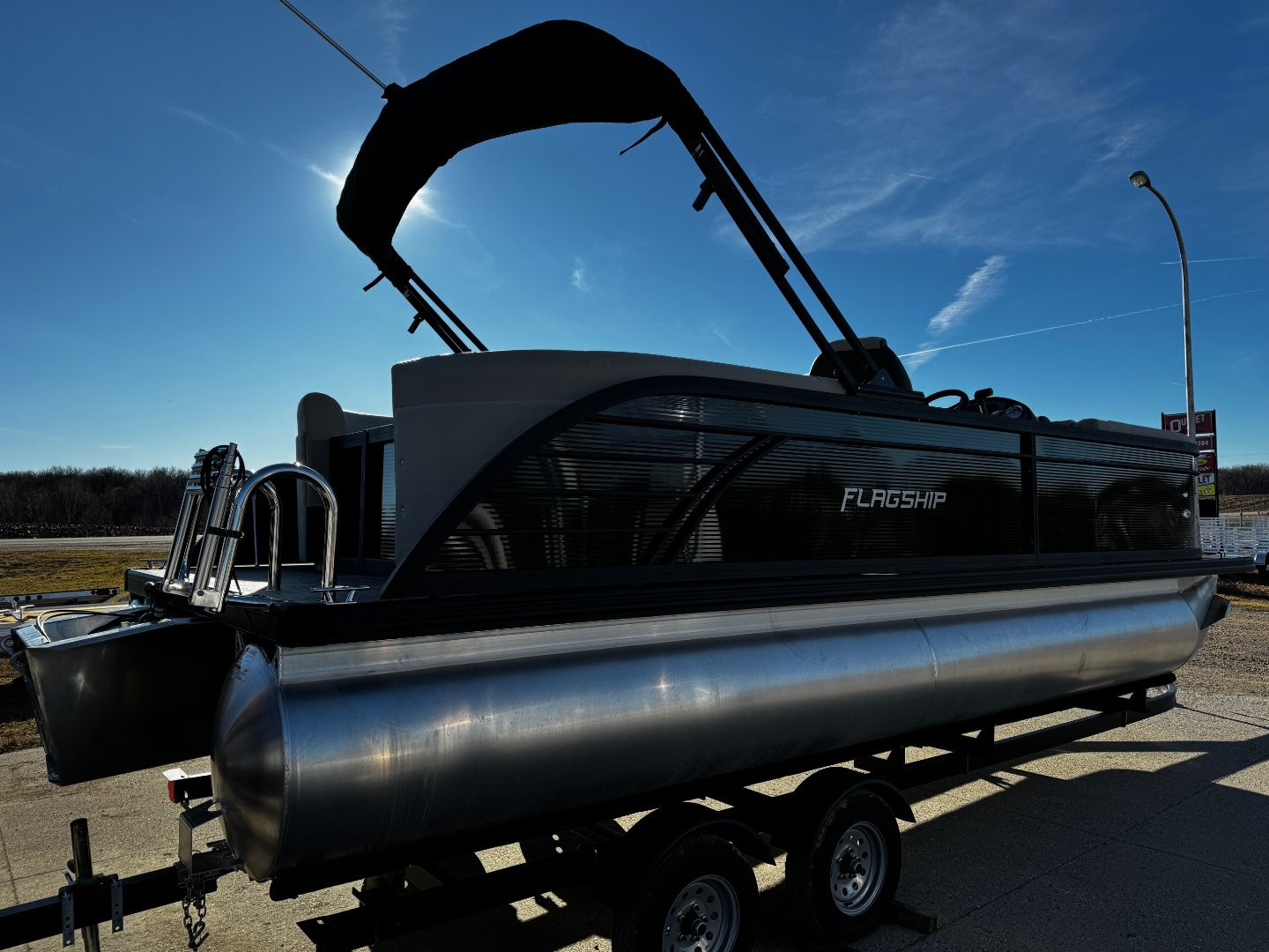 New 2024 FLAGSHIP D22CU w/SUZUKI DF150 **FREE JB Lund Bunk Trailer or Vertical Lift w/Purchase -- Up to a $7995 Value!!