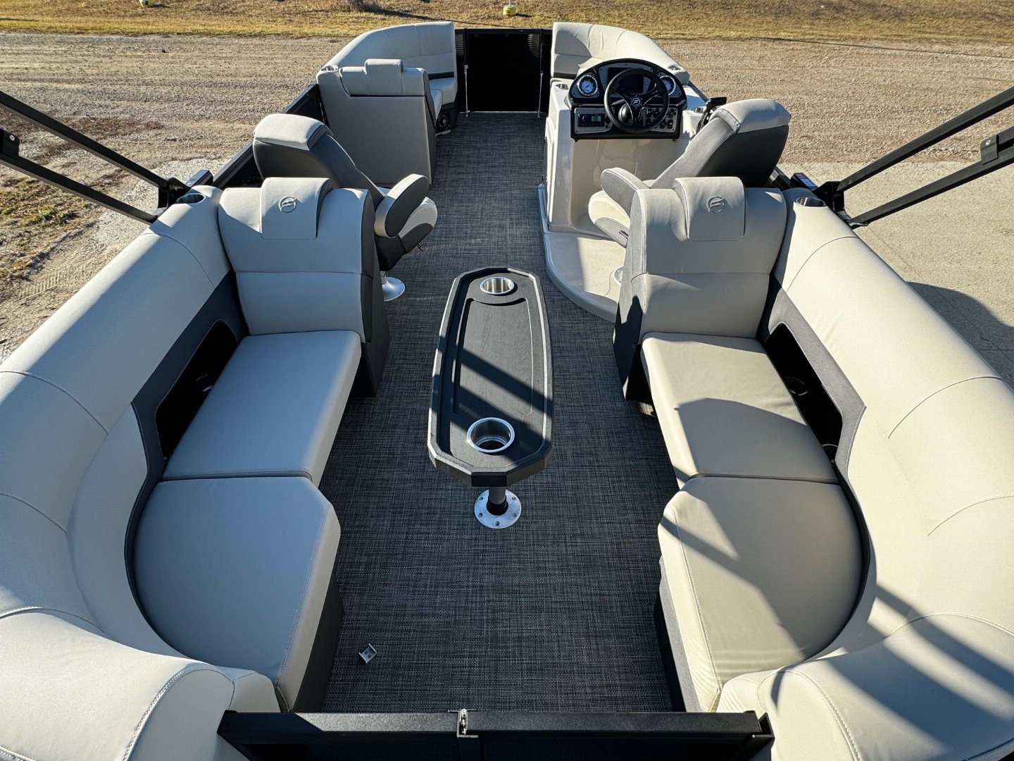 New 2024 FLAGSHIP D22CU w/SUZUKI DF150 **FREE JB Lund Bunk Trailer or Vertical Lift w/Purchase -- Up to a $7995 Value!!