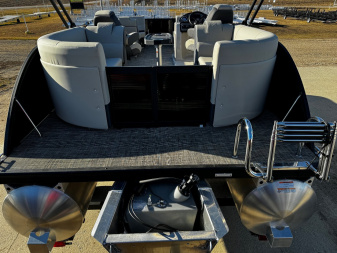 New 2024 FLAGSHIP D22CU w/SUZUKI DF150 **FREE JB Lund Bunk Trailer or Vertical Lift w/Purchase -- Up to a $7995 Value!!
