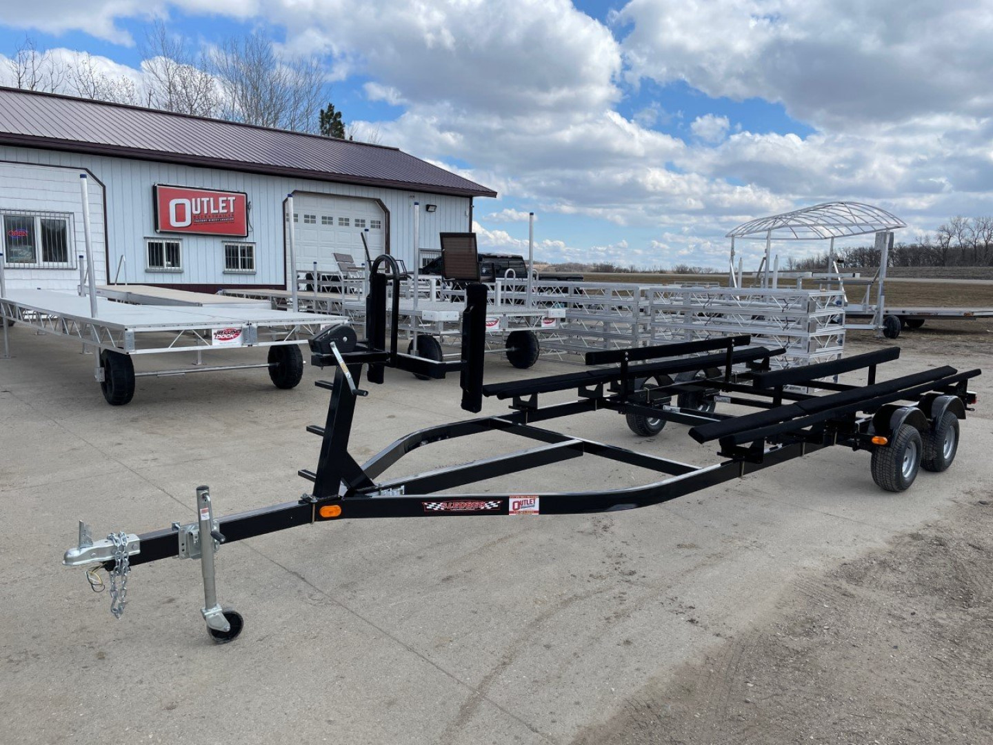 New 2024 FLAGSHIP D20LS w/SUZUKI DF115 **FREE JB Lund Bunk Trailer or Vertical Lift w/Purchase -- Up to a $7495 Value!!