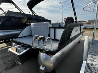 New 2024 FLAGSHIP D20LS w/SUZUKI DF115 **FREE JB Lund Bunk Trailer or Vertical Lift w/Purchase -- Up to a $7495 Value!!