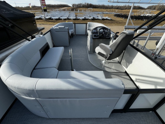 New 2024 FLAGSHIP D20LS w/SUZUKI DF115 **FREE JB Lund Bunk Trailer or Vertical Lift w/Purchase -- Up to a $7495 Value!!