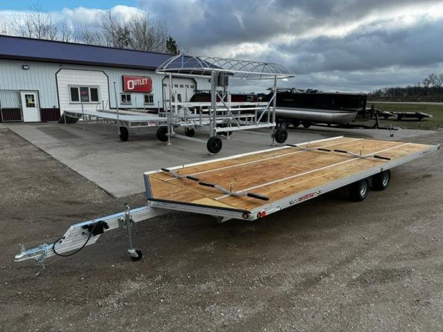 New 2025 22' V-FRONT SLEDBED 4-PLACE TANDEM AXLE SNOWMOBILE TRAILER by JB LUND